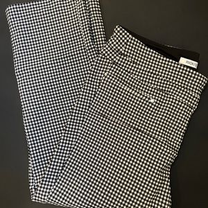NWOT! Ricki’s checkered capris- Size LRG